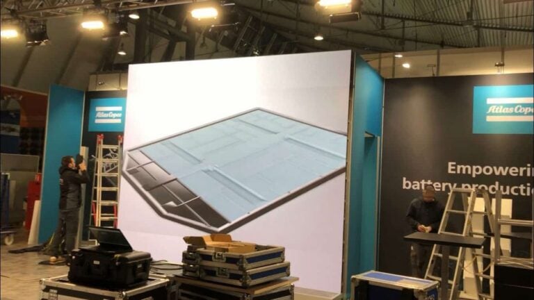 Medientechnik auf dem Messestand von Atlas Copco Medientechnik auf dem Messestand von Atlas Copco