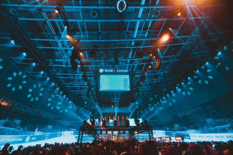 AVM Veranstaltungstechnik investierte in neues CODA Audio Line Array-System CiRAY