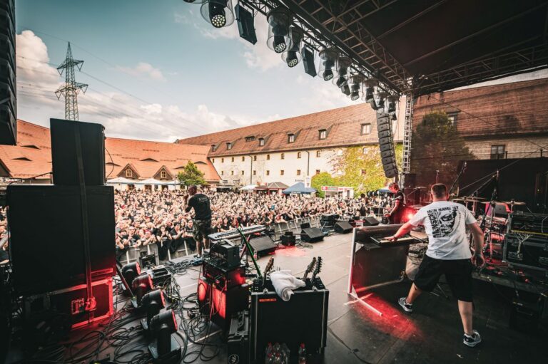 CODA Audio beim Wasserschloss Klaffenbach-Open Air
