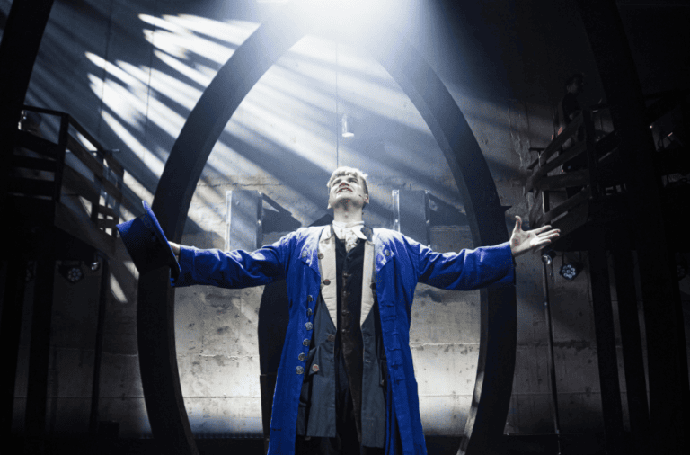 Innovatives Lichtdesign beim National Youth Music Theatre – Cameo Scheinwerfer im Einsatz Innovatives Lichtdesign beim National Youth Music Theatre – Cameo Scheinwerfer im Einsatz
