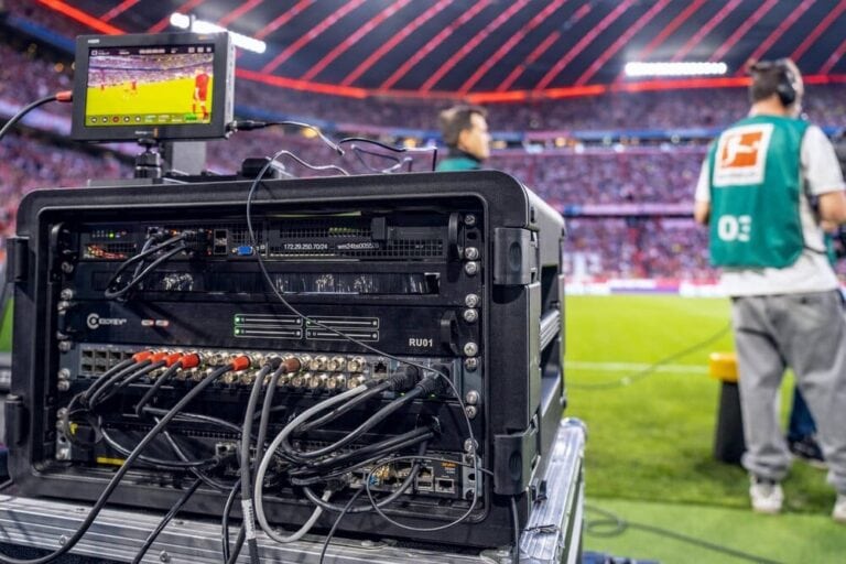 Riedel präsentiert Easy5G und RefCam Live bei Bundesliga-Topspiel