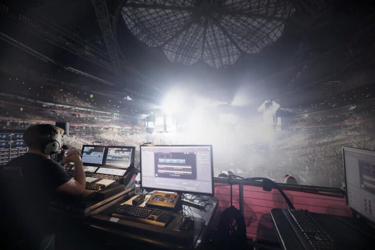 Metallicas M72-Welttour hebt visuelles Erlebnis mit PIXERA Media-Server-System auf ein neues Level Metallicas M72-Welttour hebt visuelles Erlebnis mit PIXERA Media-Server-System auf ein neues Level