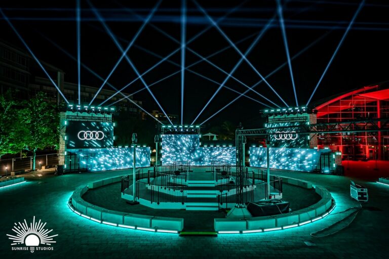Lichtdesigner Chris Moylan setzt neuen Audi Q3 mit ELATION Proteus und Pulse in Szene