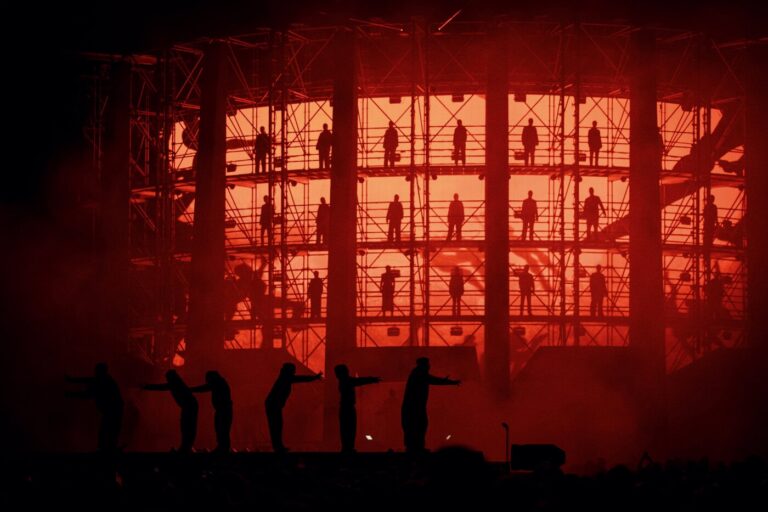 Marfa Lights inszenieren das Live-Comeback von Lilas ir Innomine mit Cameo Marfa Lights inszenieren das Live-Comeback von Lilas ir Innomine mit Cameo