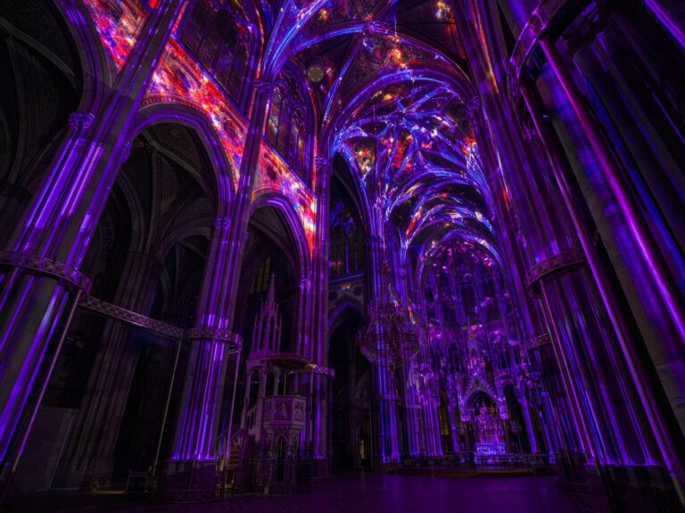 „Light of Creation“ inszeniert die Schöpfungsgeschichte als immersives Erlebnis in der Wiener Votivkirche – mit MA Lighting, Martin und Prolights „Light of Creation“ inszeniert die Schöpfungsgeschichte als immersives Erlebnis in der Wiener Votivkirche – mit MA Lighting, Martin und Prolights