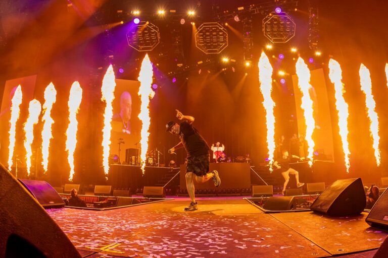 AV Stumpfls PIXERA sorgt für ausverkaufte Arena-Tournee von den Hilltop Hoods in Australien AV Stumpfls PIXERA sorgt für ausverkaufte Arena-Tournee von den Hilltop Hoods in Australien