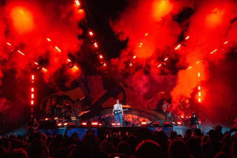 GLP JDC1 LIEFERT VISUELLE DURCHSCHLAGSKRAFT FÜR RUSSELL DICKERSONS „RUSSELLMANIA TOUR 2026“