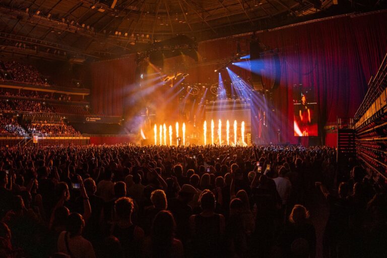 AV Stumpfls PIXERA sorgt für ausverkaufte Arena-Tournee von den Hilltop Hoods in Australien