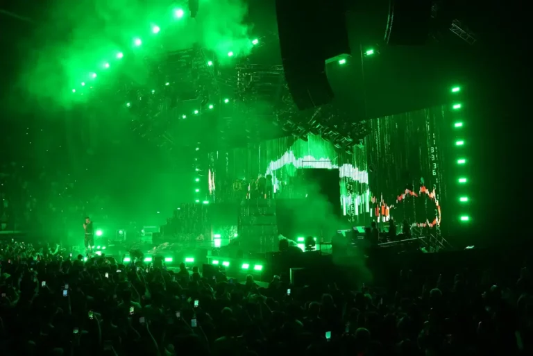 AV Stumpfls PIXERA verwandelt die Tour des italienischen Rappers in ein internationales Highlight