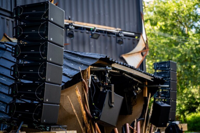 EDM unter Sternen – Meyer Sound Systeme begeistern beim Wilde Möhre Festival 2025 EDM unter Sternen – Meyer Sound Systeme begeistern beim Wilde Möhre Festival 2025