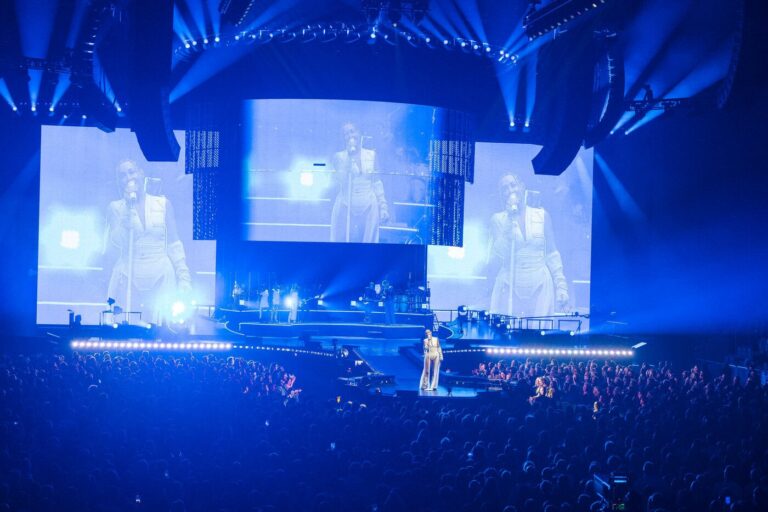 GLP TWYN MIT SARAH CONNOR AUF GROßER ARENA-TOUR GLP TWYN MIT SARAH CONNOR AUF GROßER ARENA-TOUR