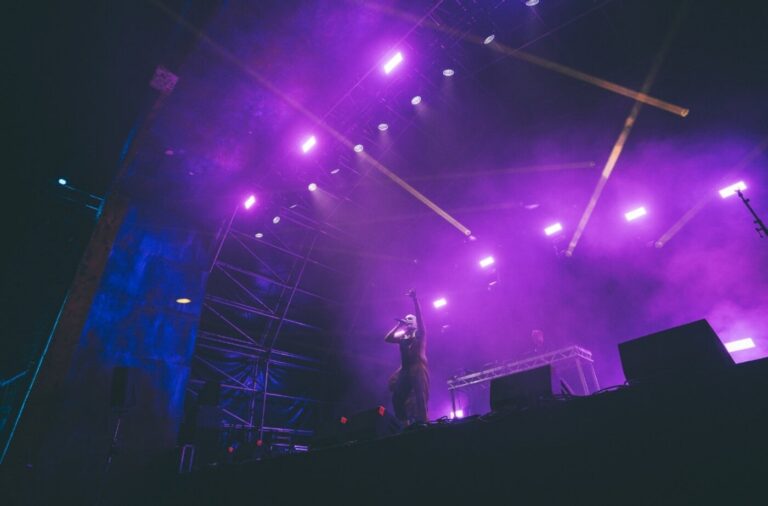 Licht im Paralleluniversum – Cameo auf dem Boomtown Festival 2025