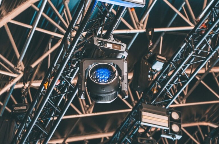 Licht im Paralleluniversum – Cameo auf dem Boomtown Festival 2025