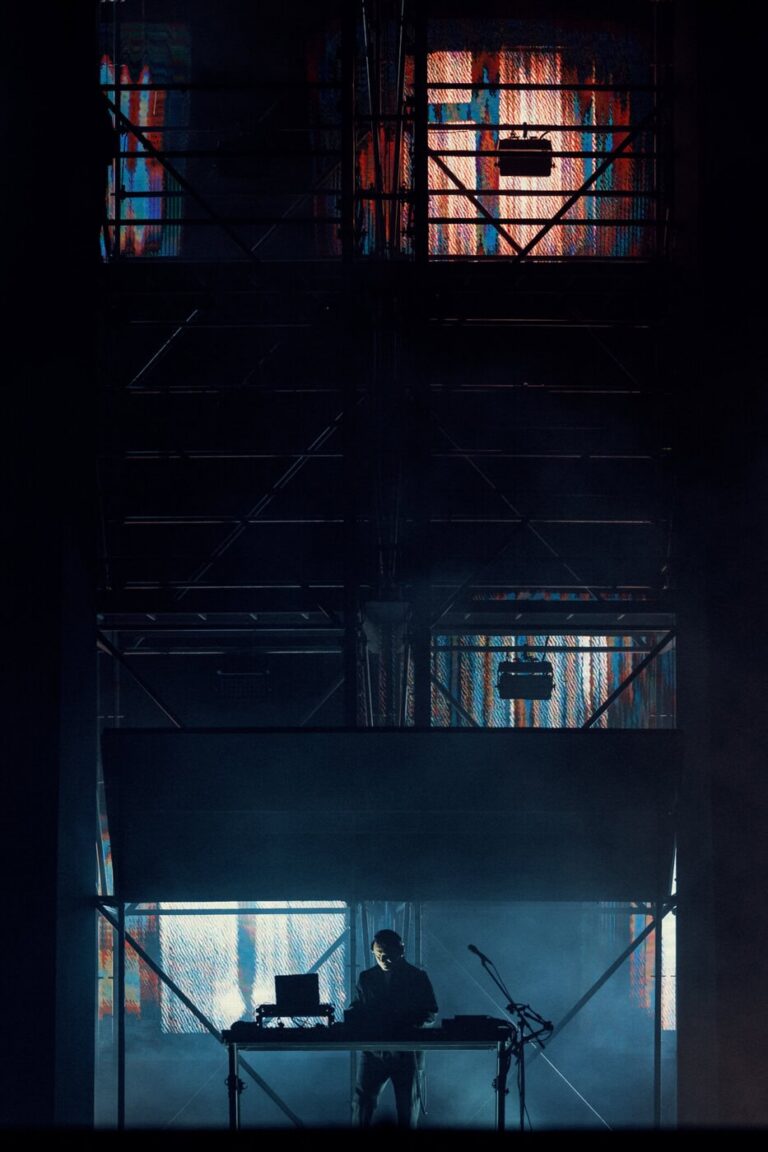 Marfa Lights inszenieren das Live-Comeback von Lilas ir Innomine mit Cameo