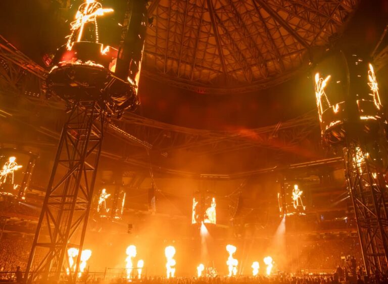 Metallicas M72-Welttour hebt visuelles Erlebnis mit PIXERA Media-Server-System auf ein neues Level Metallicas M72-Welttour hebt visuelles Erlebnis mit PIXERA Media-Server-System auf ein neues Level