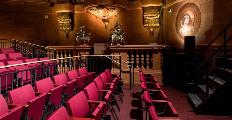 Meyer Sound liefert Kino- und Konzertsysteme für das Castro Theatre in San Francisco Meyer Sound liefert Kino- und Konzertsysteme für das Castro Theatre in San Francisco