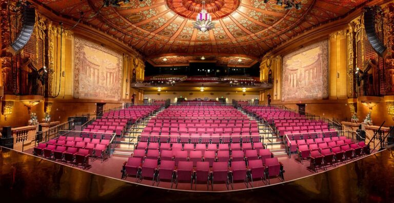 Meyer Sound liefert Kino- und Konzertsysteme für das Castro Theatre in San Francisco Meyer Sound liefert Kino- und Konzertsysteme für das Castro Theatre in San Francisco
