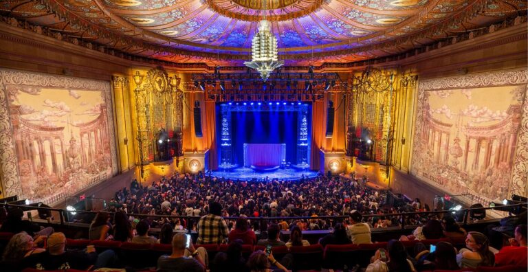 Meyer Sound liefert Kino- und Konzertsysteme für das Castro Theatre in San Francisco Meyer Sound liefert Kino- und Konzertsysteme für das Castro Theatre in San Francisco