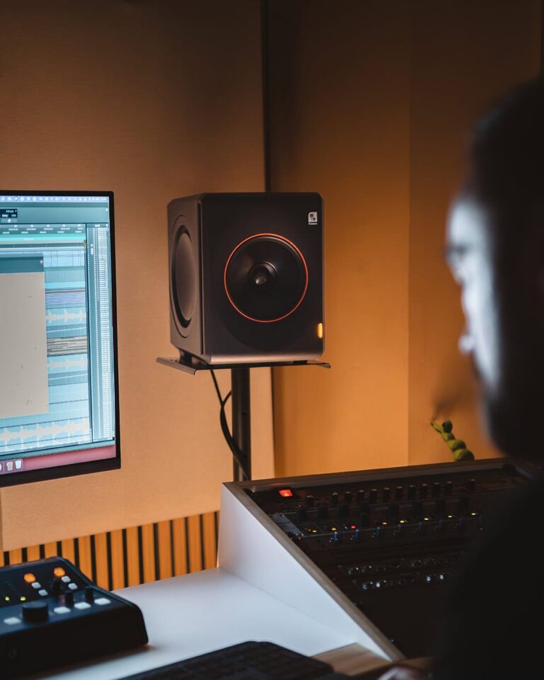 Palmer präsentiert ORBIT 11 – koaxialer 3-Wege-Studiomonitor mit echter Punktschallquelle