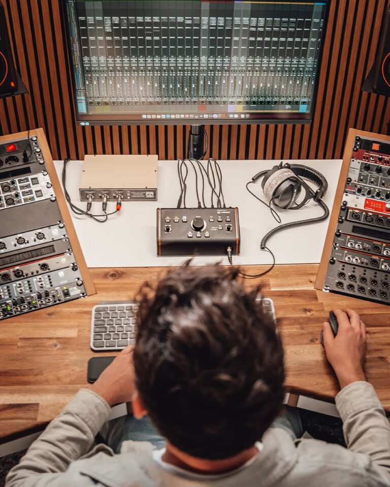 Palmer stellt die neue MONICON Serie vor – analoge Monitor-Controller für präzise Klangkontrolle im Studio
