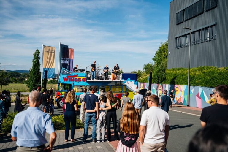 Paul McCartneys Wings-Tourbus kehrt zurück auf die Weltbühne
