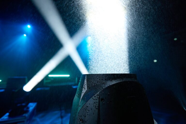 Power Beyond Elements: Cameo präsentiert den OPUS® X4 IP – IP65 Spot Profile Moving Head für kompromisslose Outdoor-Produktionen Power Beyond Elements: Cameo präsentiert den OPUS® X4 IP – IP65 Spot Profile Moving Head für kompromisslose Outdoor-Produktionen