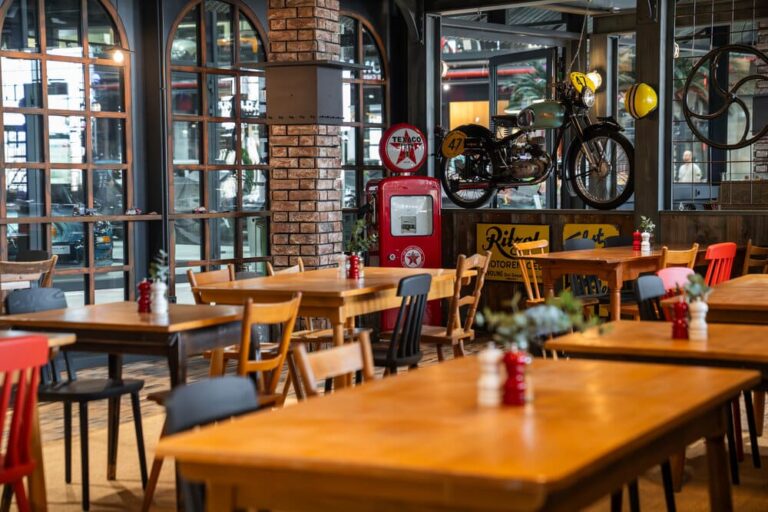 Satte Bässe statt Motorenlärm – Motorworld Inn Mallorca setzt auf LD Systems Audioinstallation Satte Bässe statt Motorenlärm – Motorworld Inn Mallorca setzt auf LD Systems Audioinstallation