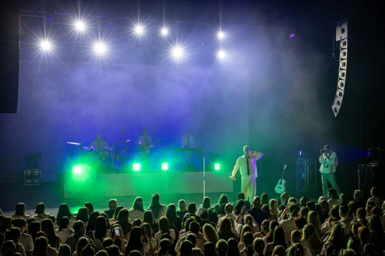 ZWISCHEN BAND UND BÜHNENKANTE: GLP TWYN UND NEXUS LINE AUF TOUR MIT GREGOR HÄGELE