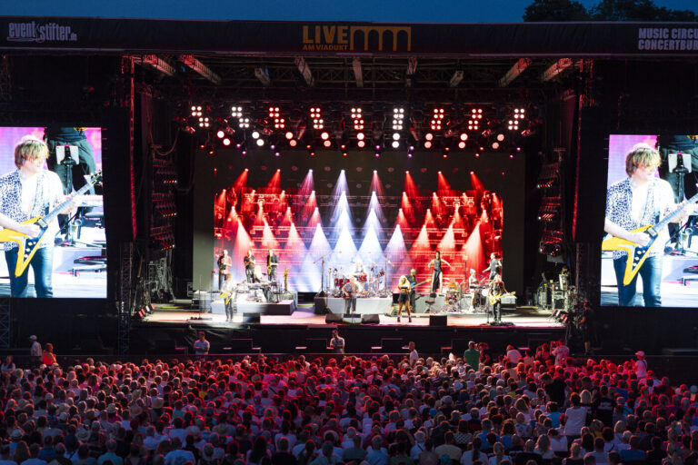 GLP CREOS PRÄGEN PETER MAFFAYS „LOVE PLACES“ OPEN-AIRS GLP1741 GLP PeterMaffay 087 Photo Credit Paul Gaertner 768x512