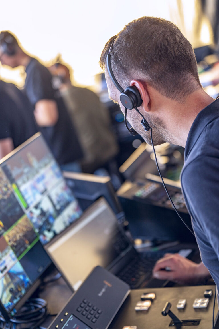 Riedel stellt neue OnAir Headset-Plattform vor Riedel OnAir 200 Series 768x1152