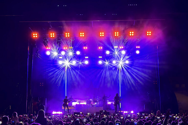 Neueste Lichttechnik bei Nenas Tourstopp im Schloss Prugg Robe Nena 2026 5 Nicolas Becker 768x512
